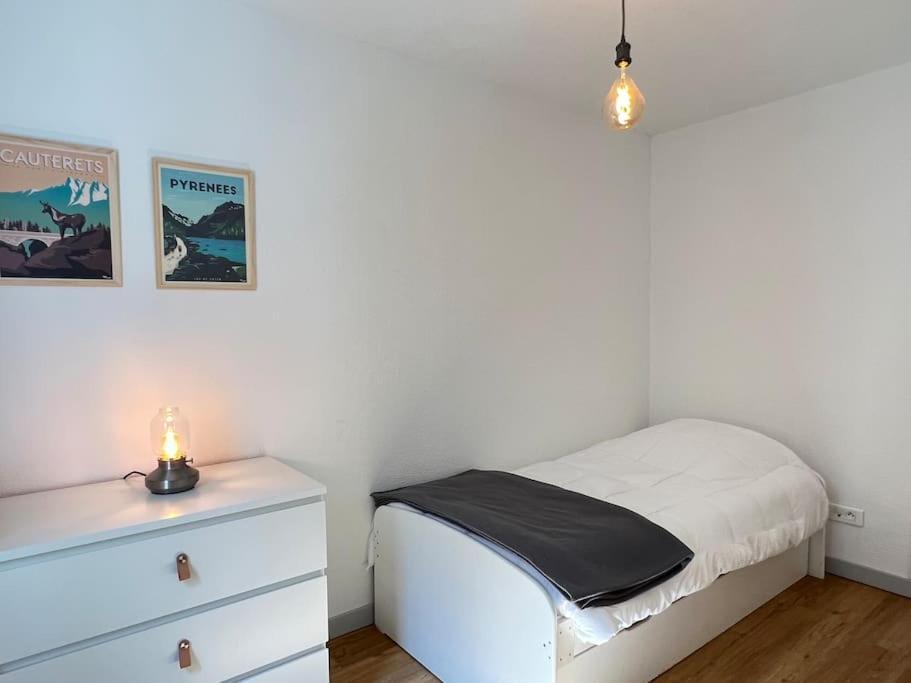 T3 Centre Ville Avec Parking, Balcon Et Wifi. 5P. Cauterets Exteriör bild
